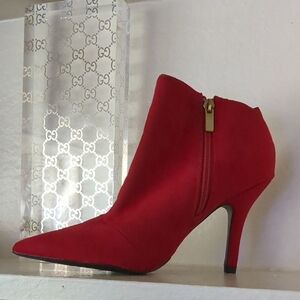 ❤️❤️  2.5inch Red Suede Heel Boots.
